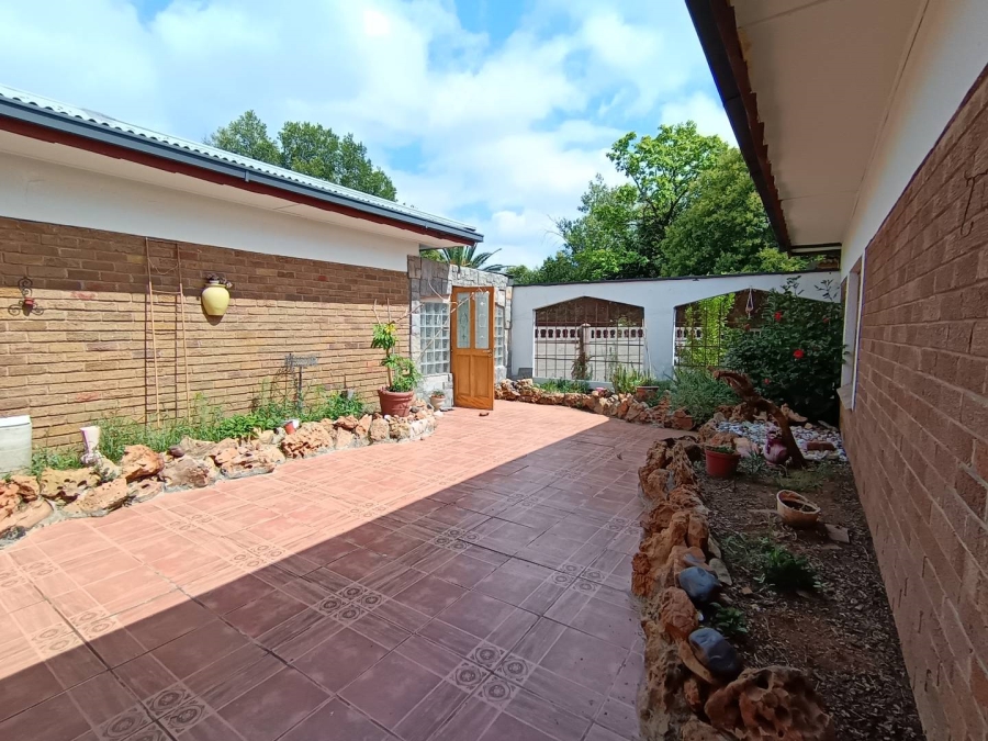 5 Bedroom Property for Sale in Hospitaalpark Free State